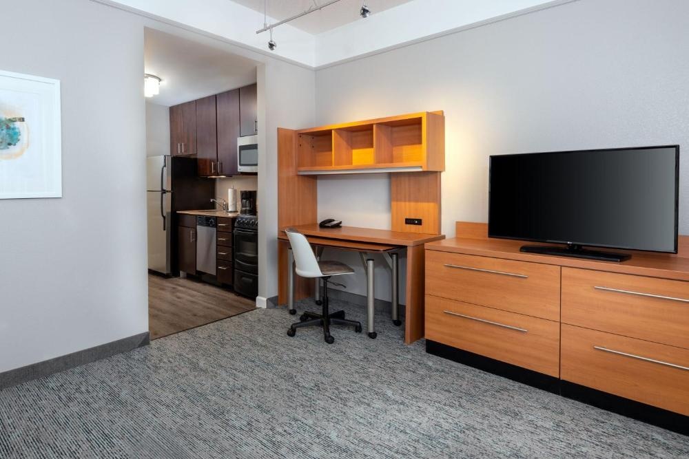 TownePlace Suites Buffalo Airport Image 28