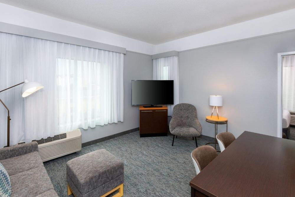 TownePlace Suites Buffalo Airport Image 37