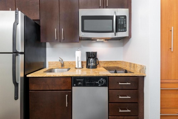 TownePlace Suites Buffalo Airport image 8